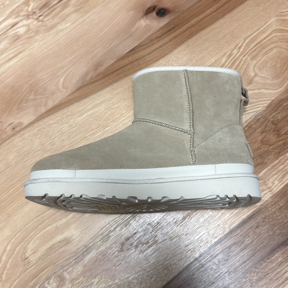 Ugg Boots - Picture 5 of 5